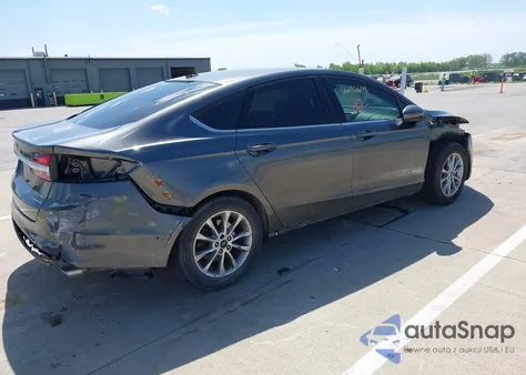 2017 Ford Fusion Hybrid Se z USA, uszkodzony, nr VIN 3FA6P0LU4HR374259